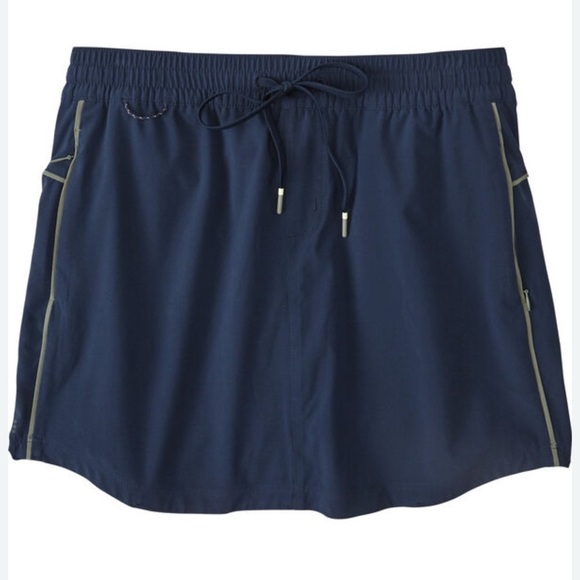 Title nine Dresses & Skirts - Title Nine women’s quick drying hiking Skort size XS